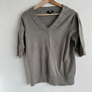 Women's DKNY Gray V-Neck Short Sleeve Top Size L
